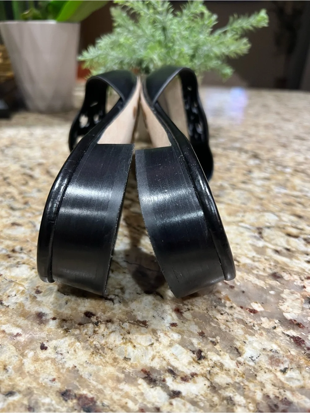 Tory Burch Bombe Black Leather Medallion Slide Sandals 10M